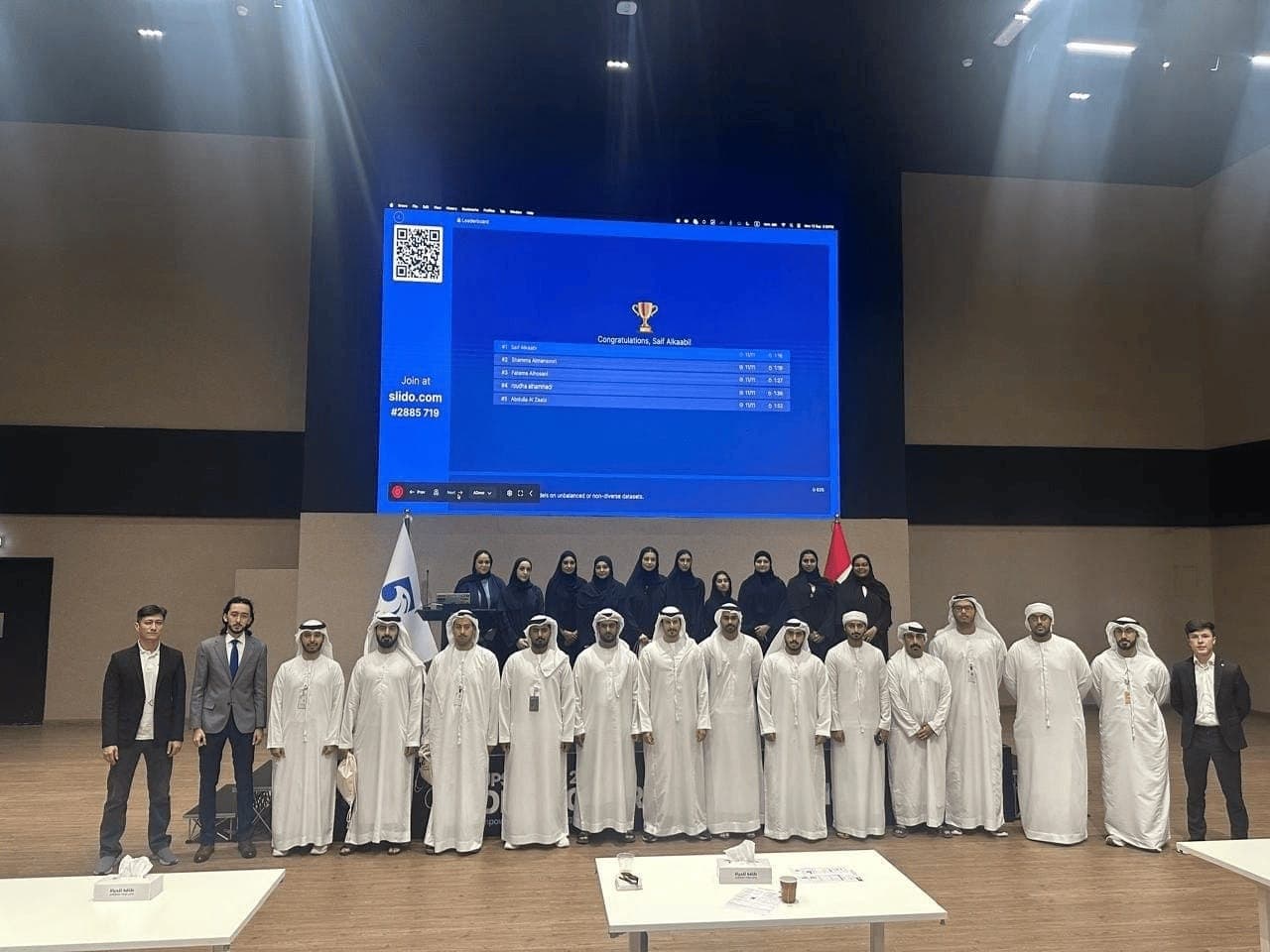 Closing a workshop on a live leaderboard round